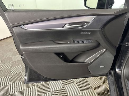 Used 2017 Cadillac XT5 Premium Luxury AWD/4WD image 24