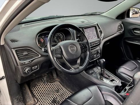 Used 2019 Jeep Cherokee Trailhawk w/ Cold Weather Group AWD/4WD image 14