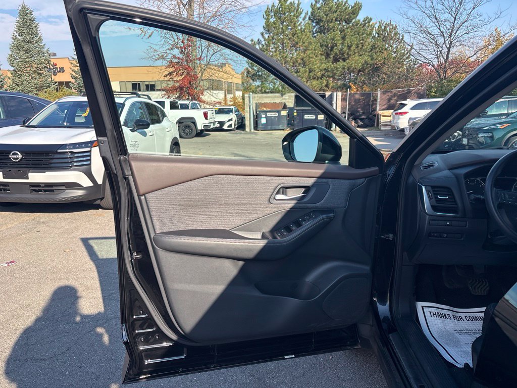 Certified 2023 Nissan Rogue SV AWD/4WD image 16