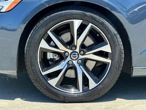 Certified 2025 Volvo S60 B5 Plus FWD image 30