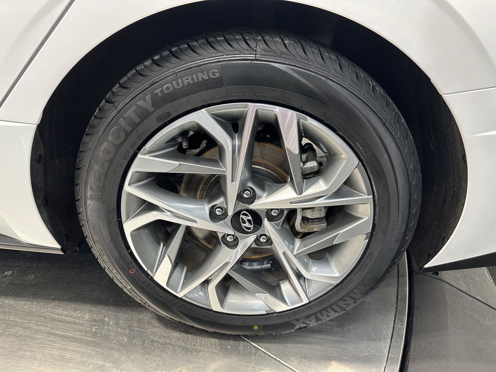 Certified 2023 Hyundai Sonata SEL w/ Convenience Package FWD image 9
