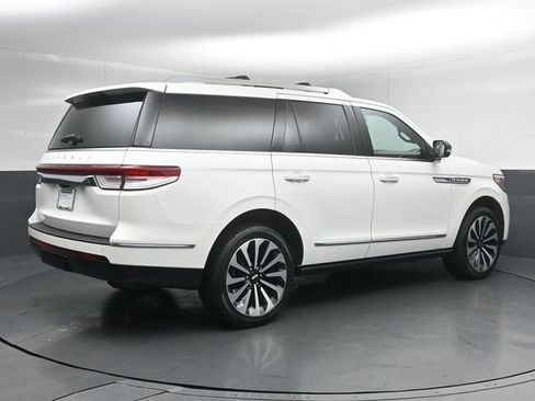 Certified 2023 Lincoln Navigator Reserve AWD/4WD image 7