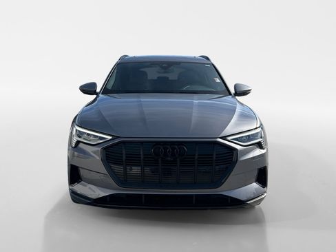 Used 2023 Audi e-tron Premium Plus w/ Premium Plus Package image 18