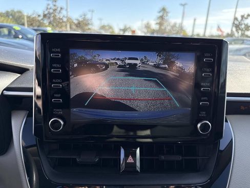 Used 2020 Toyota Corolla LE image 23