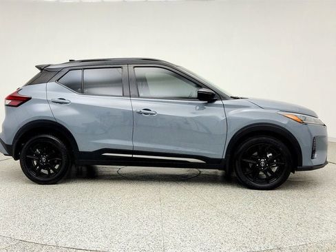 Used 2024 Nissan Kicks SR w/ SR Premium Package FWD image 4