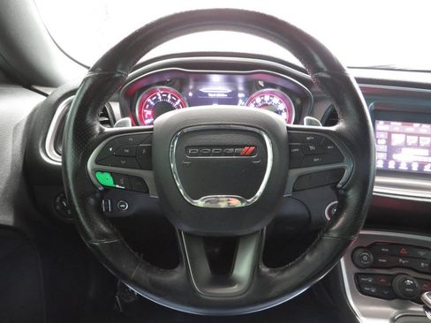 Used 2019 Dodge Challenger R/T w/ Driver Convenience Group RWD image 15