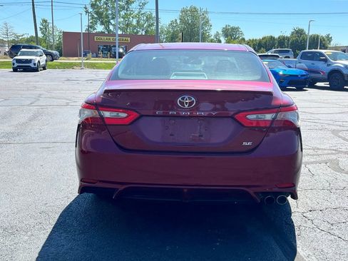 Used 2018 Toyota Camry SE w/ Moonroof Package FWD image 6