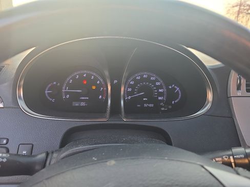 Used 2012 Toyota Avalon Limited image 19