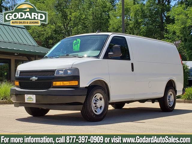 Used 2018 Chevrolet Express 2500 w/ Driver Convenience Package RWD image 1
