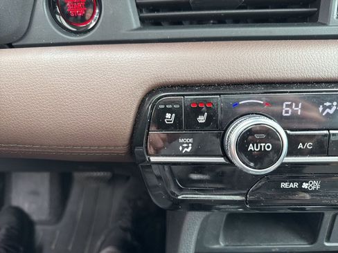 Used 2023 Honda Pilot Elite image 18