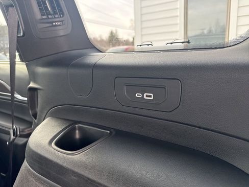 Used 2023 Jeep Grand Cherokee L Overland w/ Luxury Tech Group IV image 16