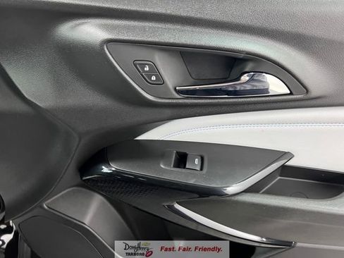 Used 2025 Chevrolet Trax LT image 37