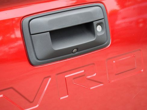Used 2021 Chevrolet Colorado Z71 AWD/4WD image 14