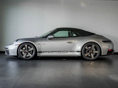 Used 2026 Porsche 911 Carrera GTS image 2