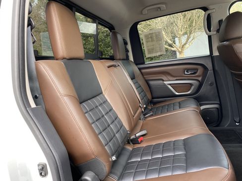 Used 2018 Nissan Titan Platinum Reserve image 34