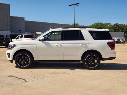 Used 2024 Ford Expedition Limited RWD image 4
