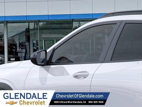 New 2026 Chevrolet Trax RS w/ Sunroof Package FWD image 12