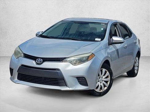 Used 2015 Toyota Corolla LE image 1
