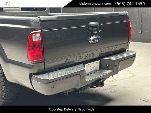 Used 2016 Ford F250 Lariat w/ Lariat Interior Package image 15