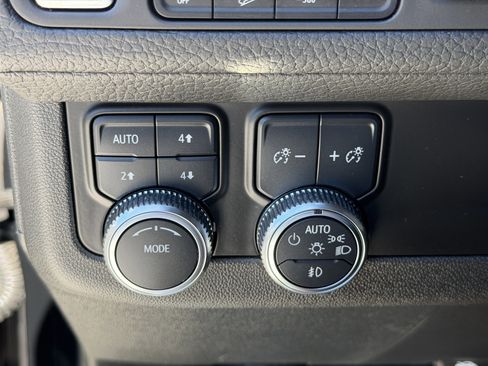 Used 2022 GMC Yukon Denali image 29