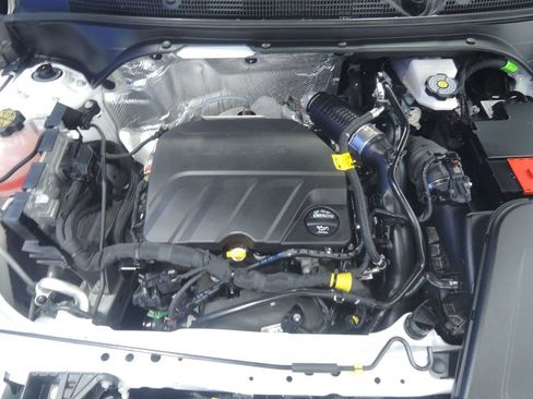 Used 2025 Buick Envista Sport Touring w/ Experience Buick Package FWD image 38