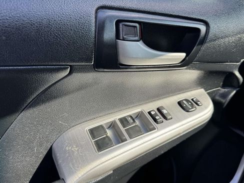 Used 2014 Toyota Camry SE w/ Moonroof Package FWD image 17