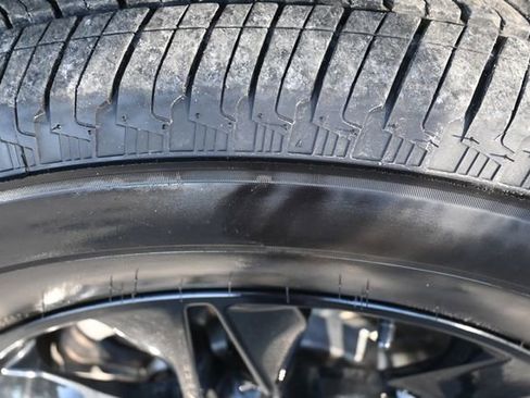 Used 2023 Chevrolet Traverse LT w/ Midnight/Sport Edition image 27