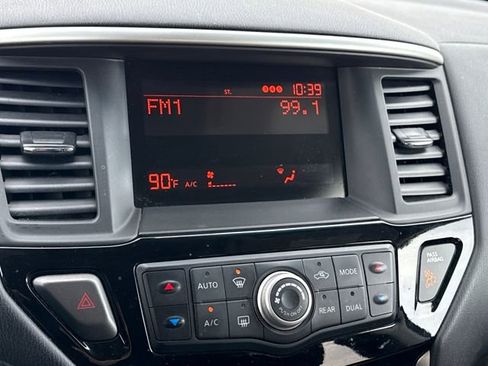 Used 2013 Nissan Pathfinder S image 20