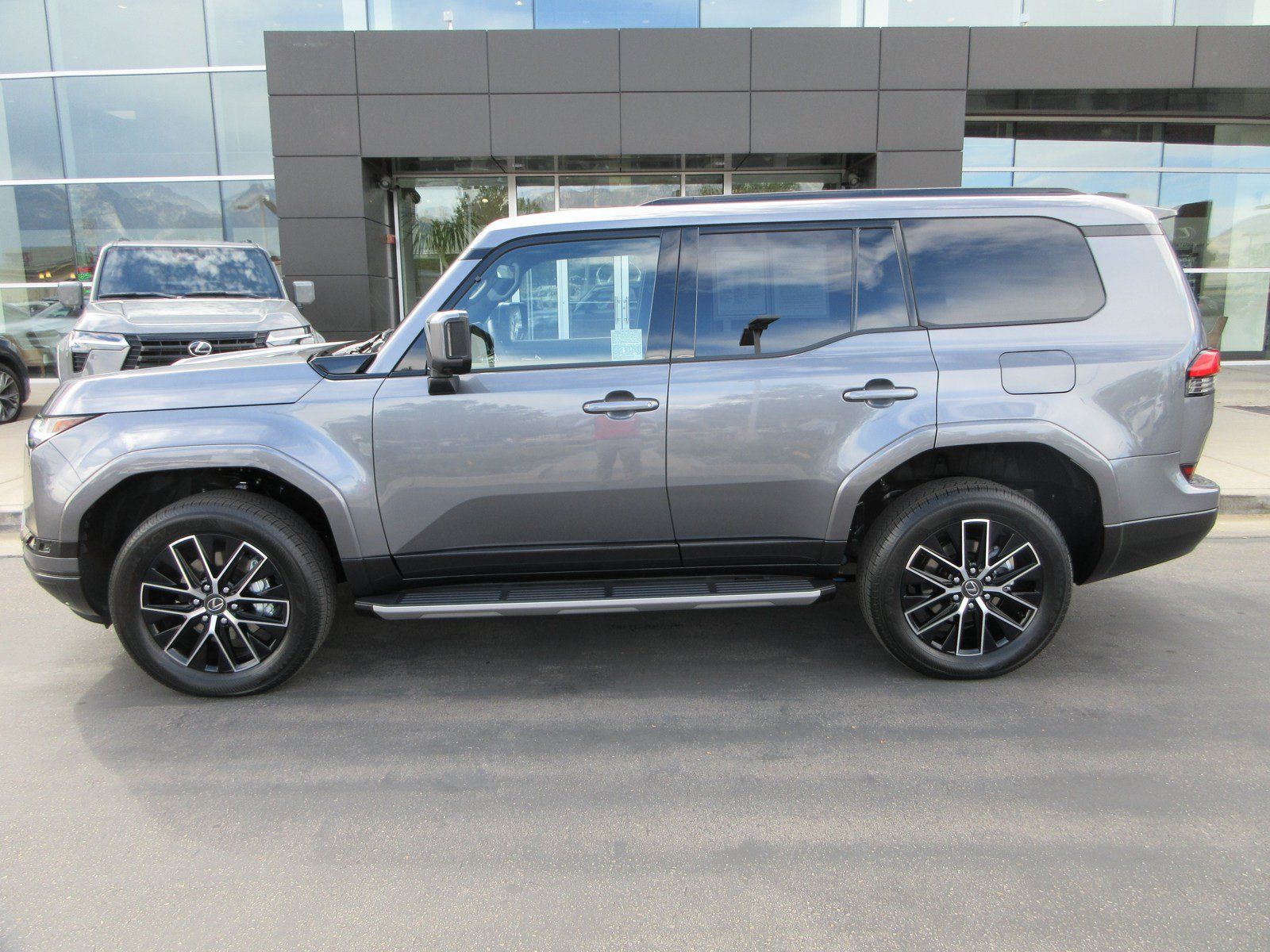 Used 2026 Lexus GX 550 w/ Cold Area Package AWD/4WD image 3