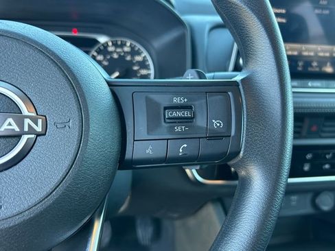 Used 2024 Nissan Rogue S AWD/4WD image 19