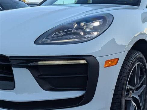 Used 2024 Porsche Macan image 11