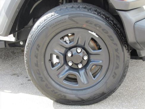 Used 2021 Jeep Wrangler Unlimited Sport image 7