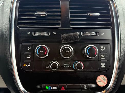 Used 2019 Dodge Grand Caravan SXT image 20