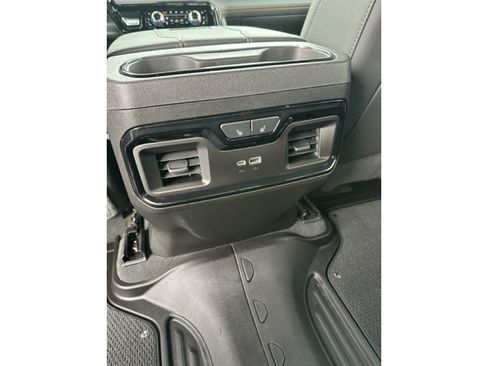 Used 2024 GMC Sierra 3500 AT4 w/ Technology Package AWD/4WD image 22