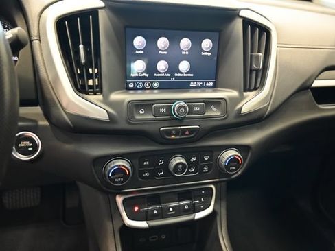 Used 2024 GMC Terrain SLE w/ Driver Convenience Package FWD image 12