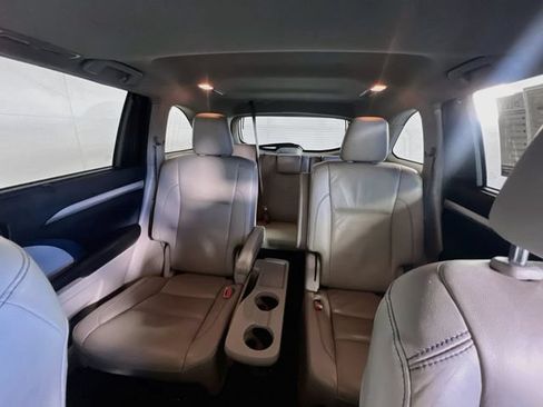 Used 2019 Toyota Highlander XLE FWD image 26