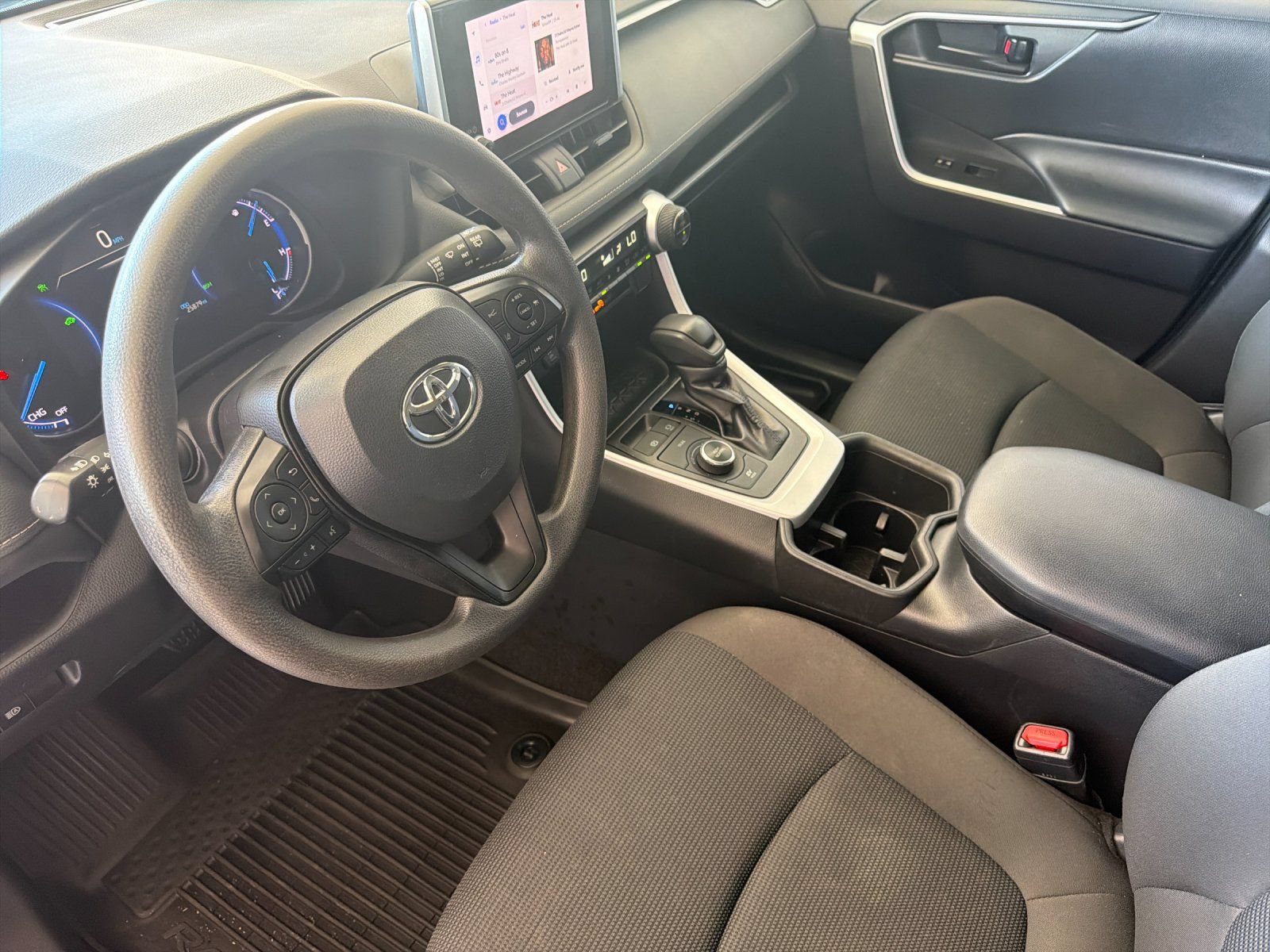 Used 2024 Toyota RAV4 LE AWD/4WD image 9