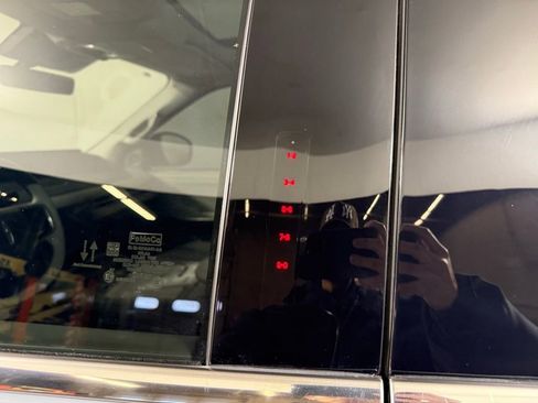 Certified 2025 Lincoln Navigator Reserve image 16