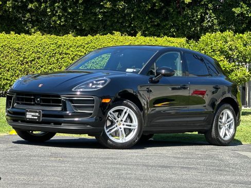 Certified 2025 Porsche Macan AWD/4WD image 1