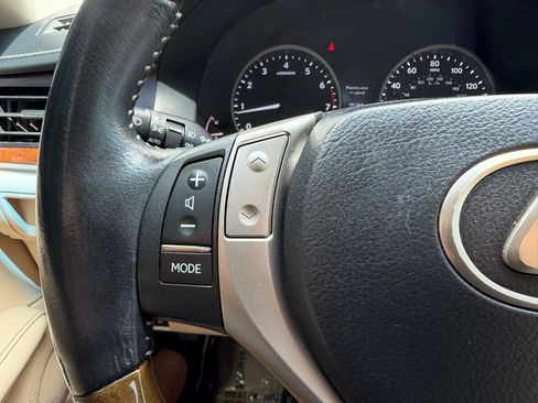 Used 2014 Lexus ES 350 w/ Premium Package FWD image 29
