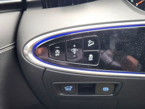 Used 2025 Genesis GV70 3.5T Sport image 21