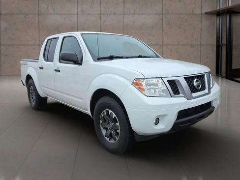 Used 2016 Nissan Frontier Desert Runner image 2