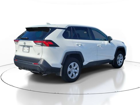 Used 2025 Toyota RAV4 LE AWD/4WD image 6