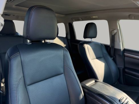 Used 2016 Toyota Highlander Limited image 28