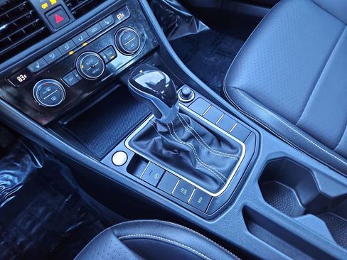 Used 2024 Volkswagen Jetta SE image 18