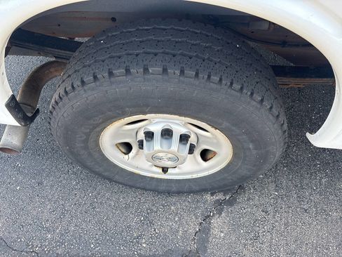 Used 2015 Chevrolet Express 2500 RWD image 10