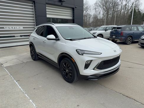 Used 2024 Buick Encore GX Sport Touring w/ Comfort Package image 2