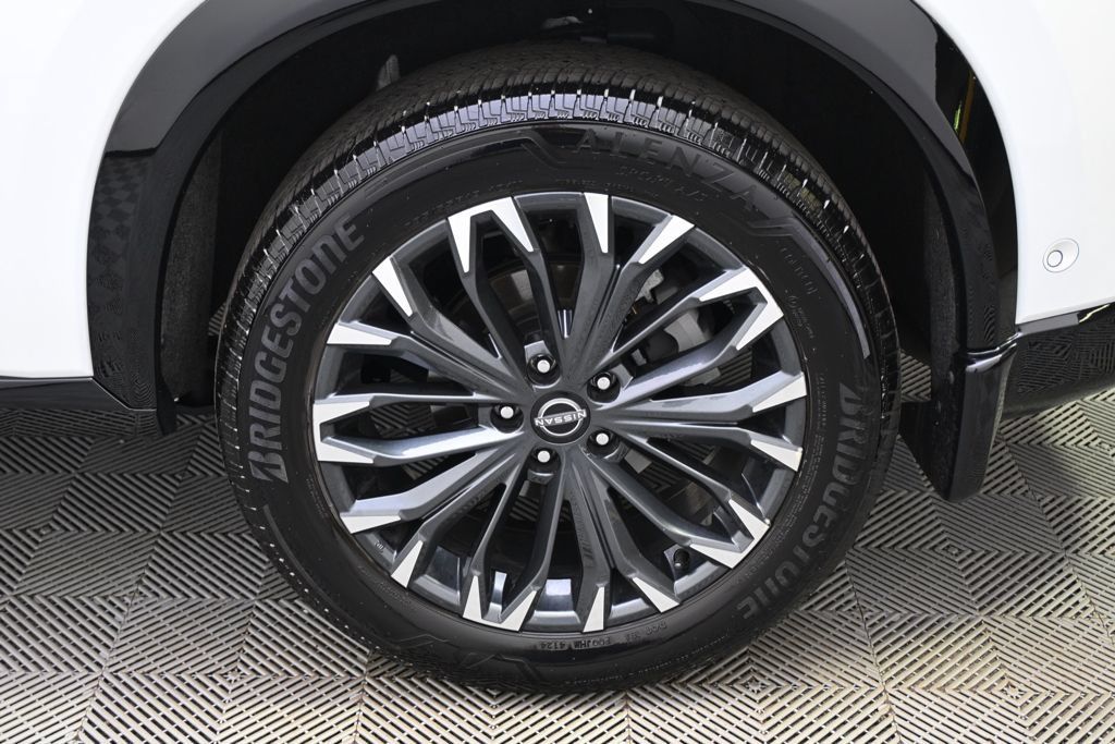 Used 2025 Nissan Rogue Platinum FWD image 20