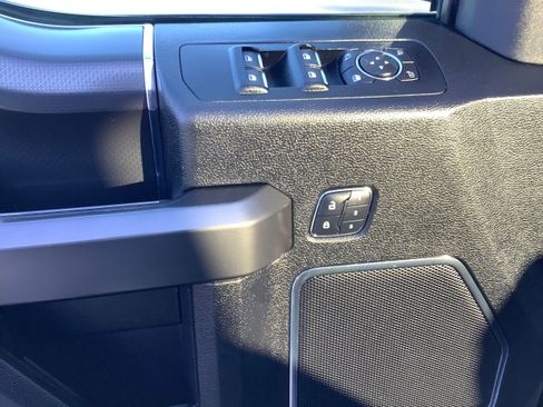 Used 2017 Ford F150 Lariat image 10