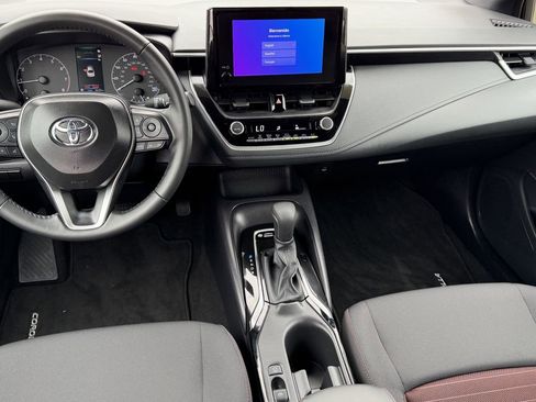 Used 2025 Toyota Corolla SE FWD image 17